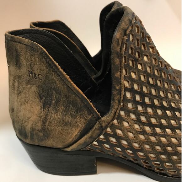 Musse & Cloud Netflix Leather Laser Cut Ankle Boots 10 Athropologie - Picture 2 of 10